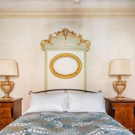 Central Elegant Apartment - Liberty House ボローニャ エクステリア 写真