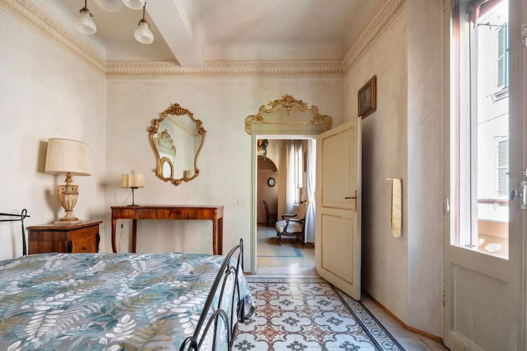 Central Elegant Apartment - Liberty House ボローニャ エクステリア 写真